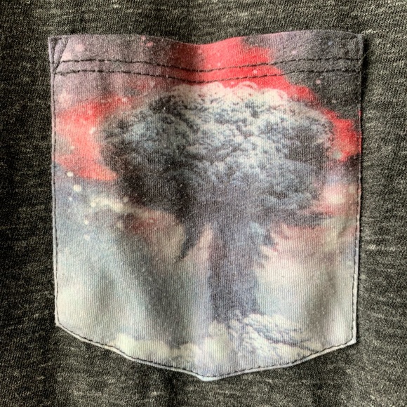 Graphic Front Pocket Tee. XL. - Picture 2 of 3